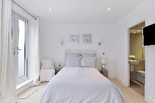 Stapleton House - Luxury 4 Bed 3.5 Bath Townhouse