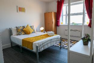 Stylish studio 30 Minutes to central london F4