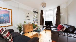 Spacious 6BR House near Trendy Brixton