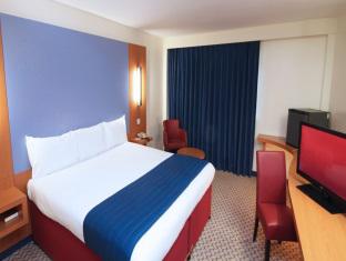 Ramada by Wyndham London North M1