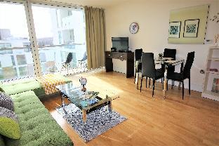 Extravagant Court apartment, Docklands