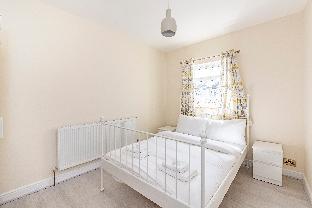 4 Bedroom House , TOOTING - SK