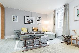 Windmill 3 Bedroom Flat in Fitzrovia