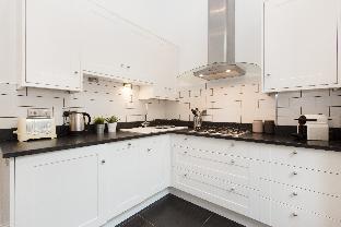 Luxe 2 BR in Queens Gardens + Garden View 