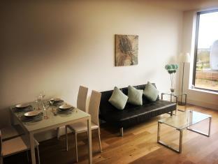 Cornwall House Apartments (18m to central London)