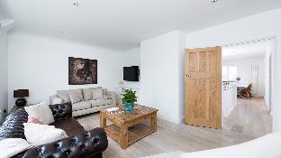 Roomy 3BR Maisonette in Leafy SW London