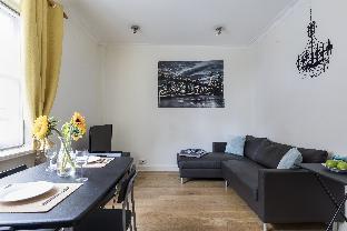 Bright 3BR Flat in the Very Centre of London