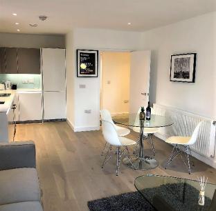 New One Bedroom Stunning Apartment, West London