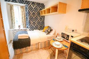 Cosy & Bright studio central London L1